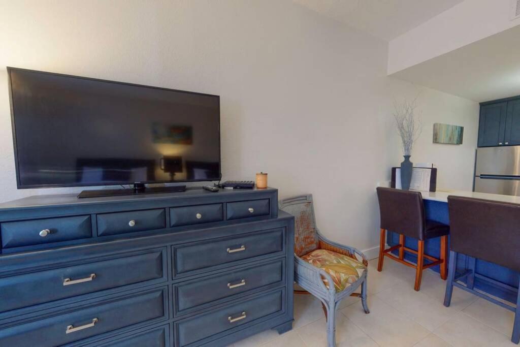 Sea Breeze, Studio 510, Beach Steps Away!+Pool+Wifi Ruskin Exterior photo